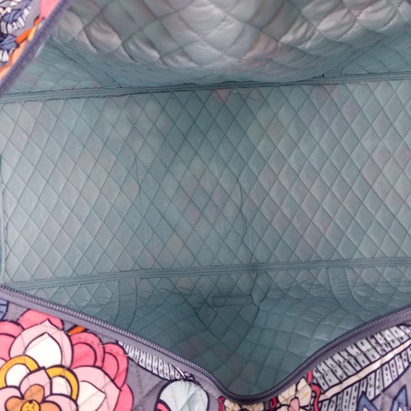 Vera Bradley Large Duffel Bag Tropical Evening NWT - Picture 6 of 6